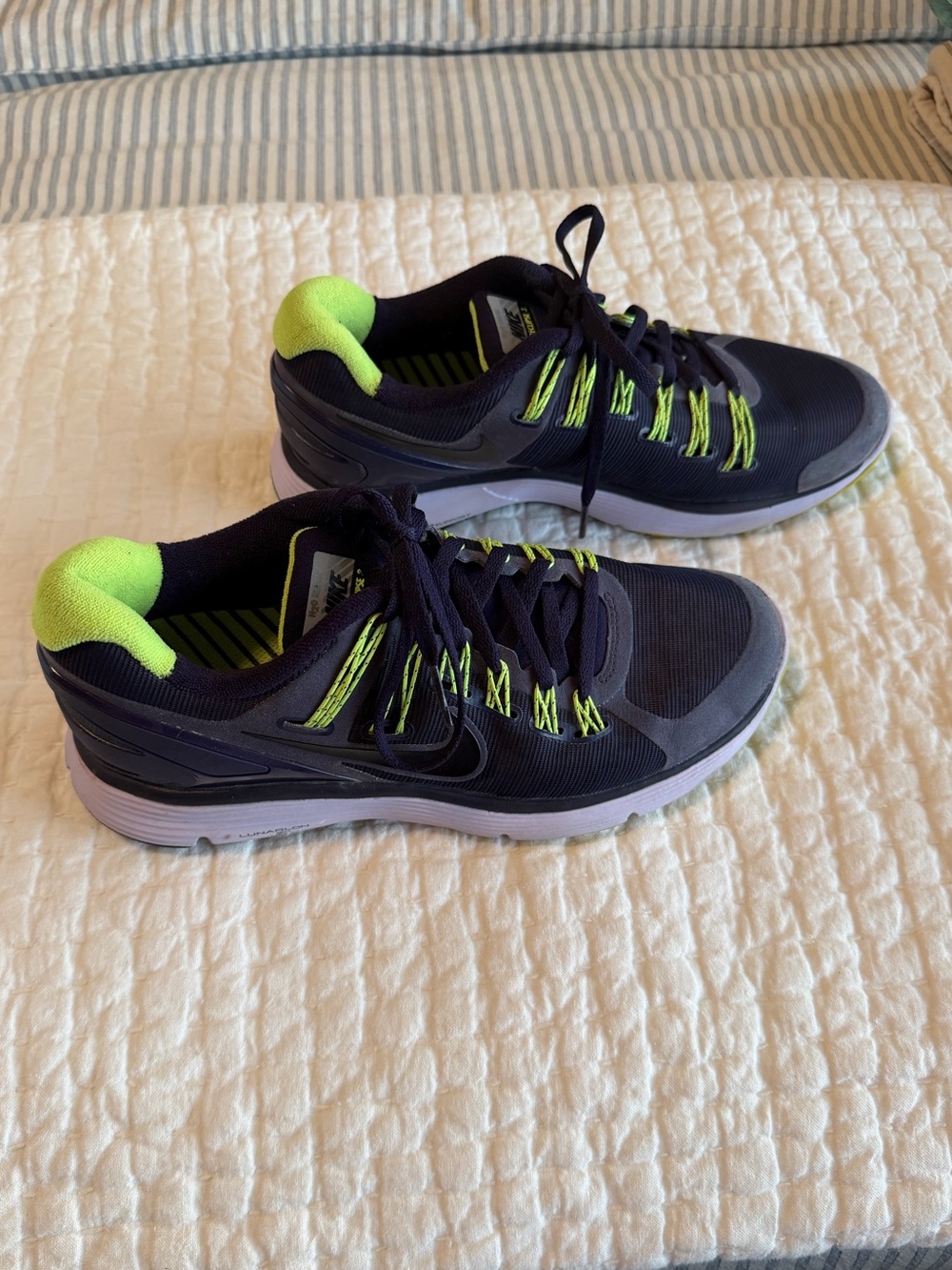 Nike Women’s Lunar Eclipse 3 Running Shoes i